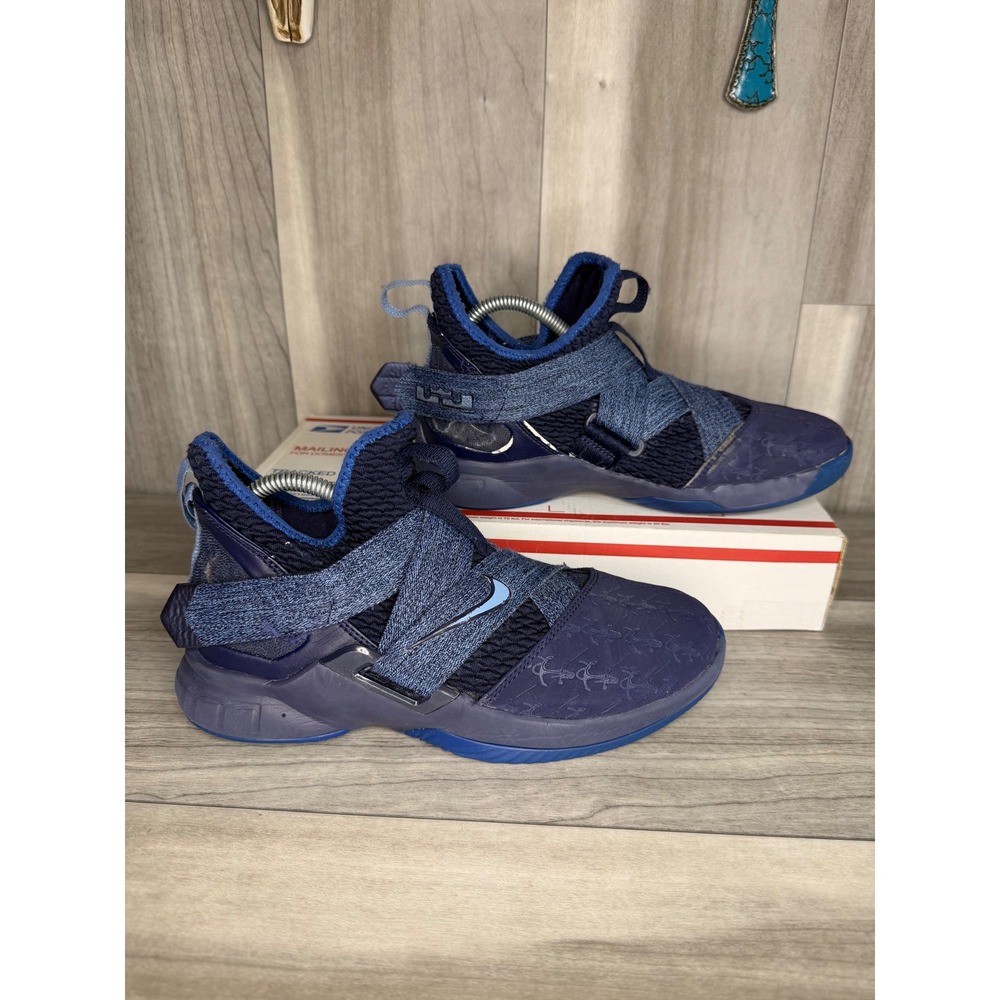Nike LeBron Soldier 12 Kids 6.5Y Blue Good Laceless Basketball Shoes AA1352-401